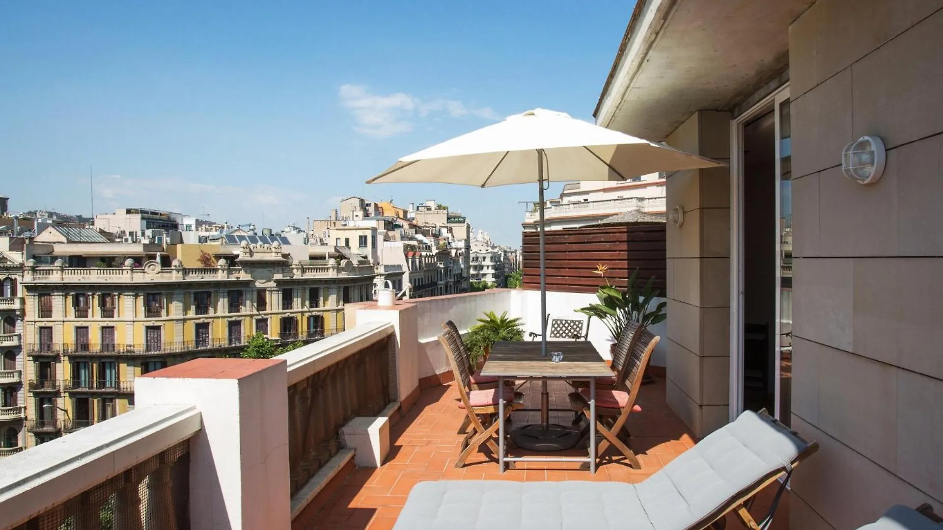 Bcn Rambla Catalunya Apartments location
